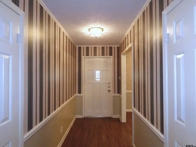 $1,995 | 512 Top Hill Drive, Tyler, TX 75703