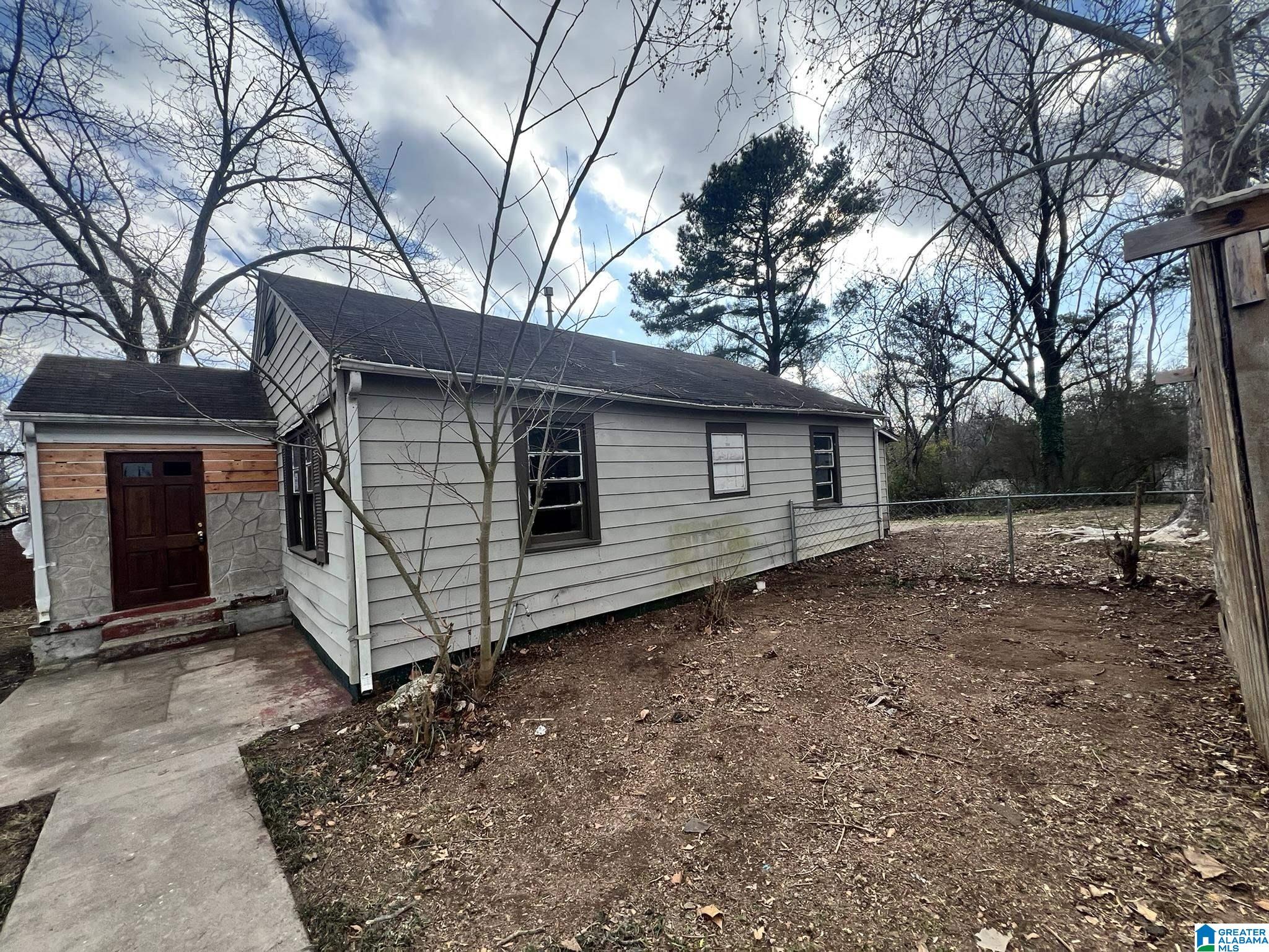 4906 Saks Road Anniston, AL 36206 - Photo 3 of 12