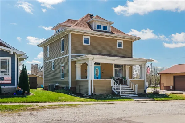 $179,000 | 302 East Main Street, Colfax, IL 61728