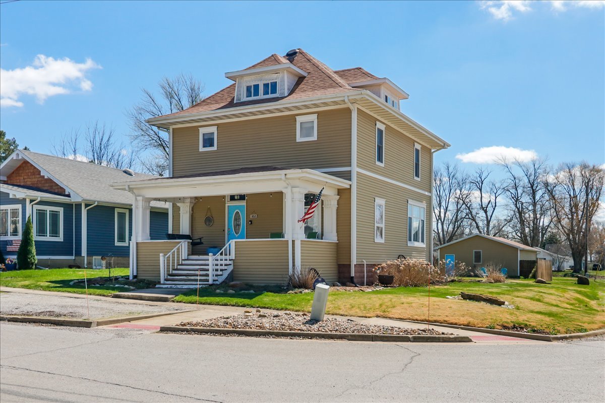 302 East Main Street Colfax, IL 61728 - Photo 2 of 32