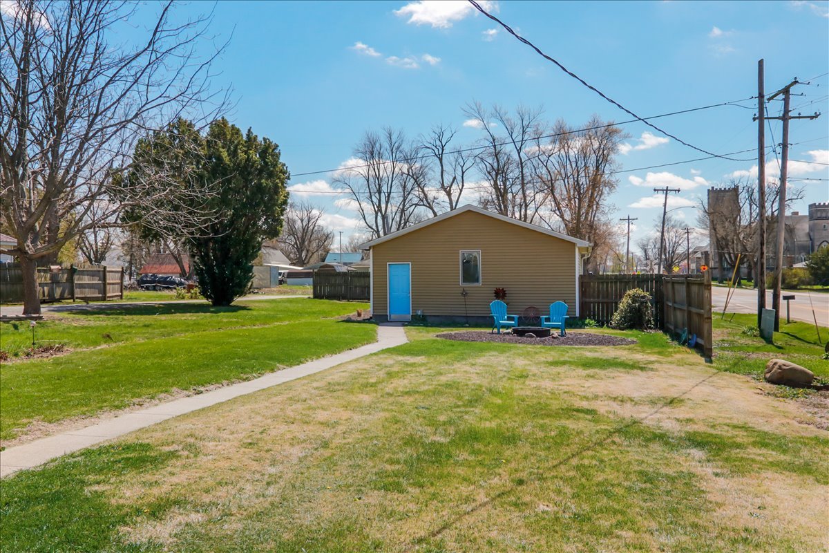 302 East Main Street Colfax, IL 61728 - Photo 7 of 32