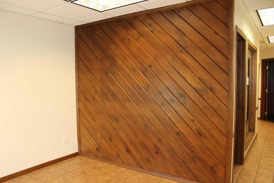 1900 Bethel Road Columbus, OH 43235 - Photo 22 of 24 Ceramic tile flooring. Ivory painted walls. Suspended ceiling. Fluorescent lighting.