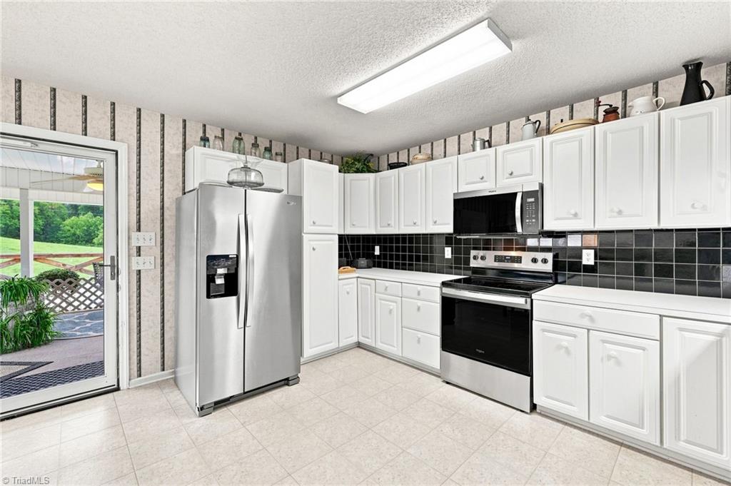 1824 Binkley Road East Bend, NC 27018 - Photo 10 of 49 Gallery Image 10