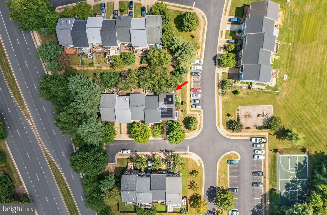 20970 Promontory Square Sterling, VA 20165 - Photo 37 of 44 aerial view of multi story residential apartment building with yard