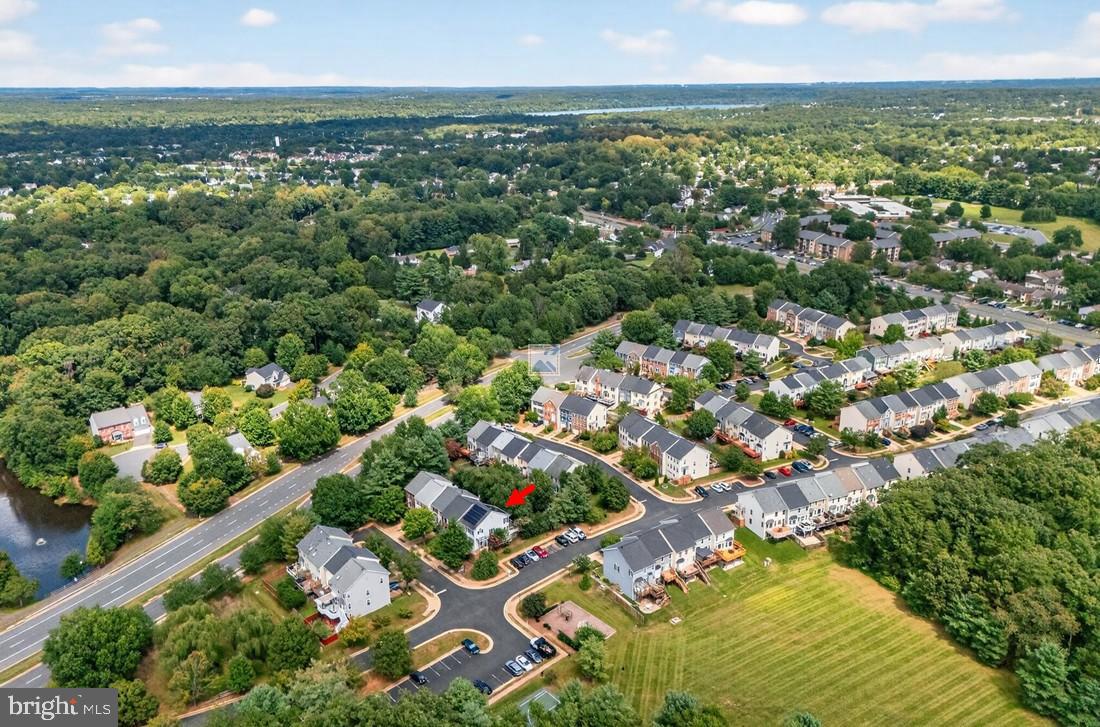 20970 Promontory Square Sterling, VA 20165 - Photo 38 of 44 an aerial view of multiple house