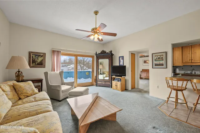 $337,500 | 7 Rolling Hills, Unit 71, Lenox, MA 01240