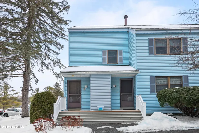 $337,500 | 7 Rolling Hills, Unit 71, Lenox, MA 01240