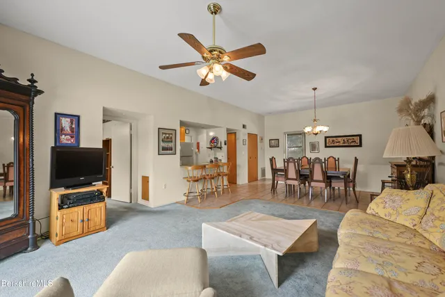 $337,500 | 7 Rolling Hills, Unit 71, Lenox, MA 01240