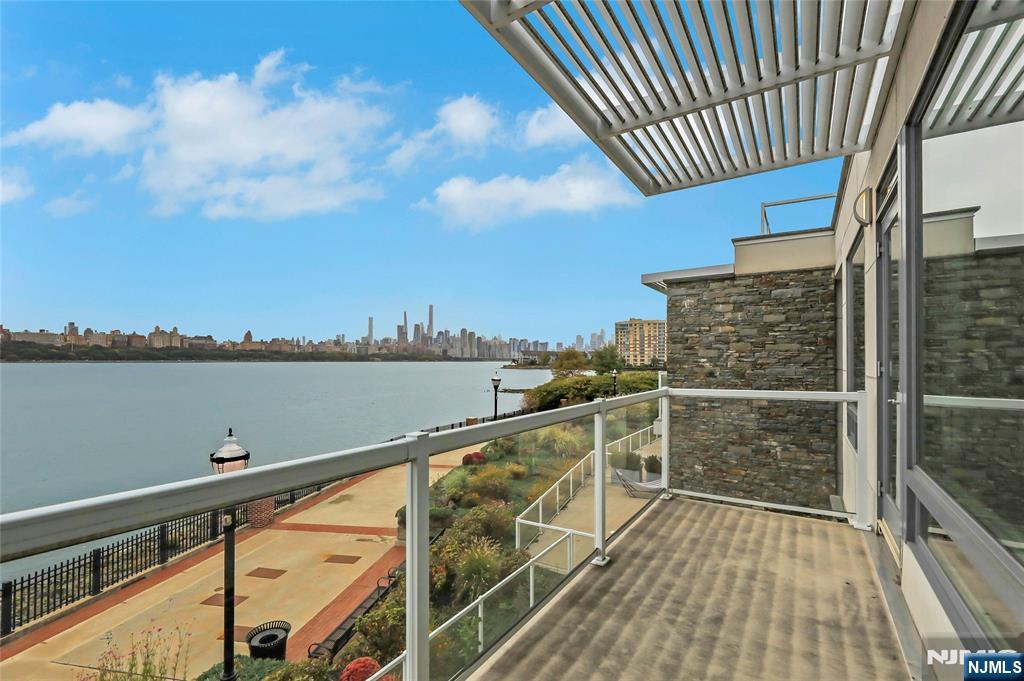 3 Somerset Lane, Unit 109 Edgewater, NJ 07020 - Photo 35 of 50 a view of balcony with city view