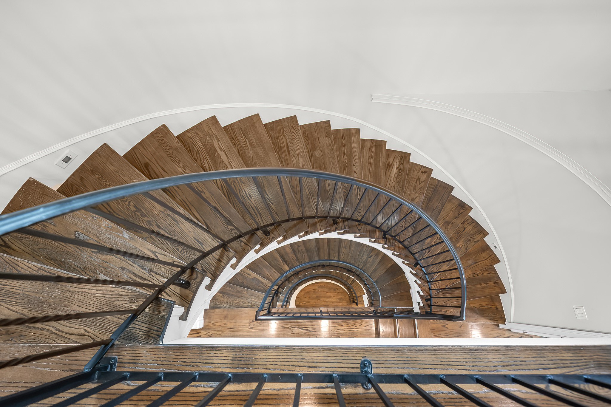3709 Somerset Commons Lane Houston, TX 77055 - Photo 23 of 32 a close view of a sink