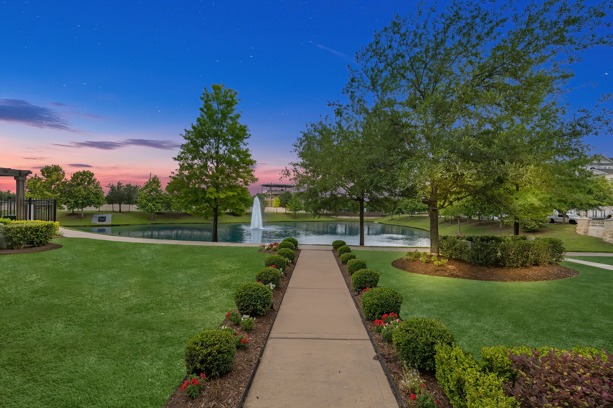 3709 Somerset Commons Lane Houston, TX 77055 - Photo 32 of 32 a view of park with large trees