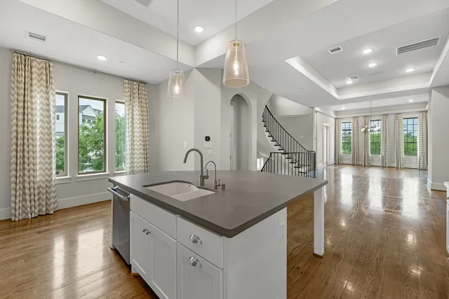 $999,000 | 3709 Somerset Commons Lane, Houston, TX 77055