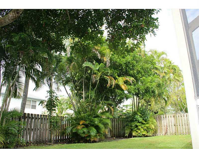 22949 Old Inlet Bridge Drive Boca Raton, FL 33433 - Photo 10 of 20 Yard/Garden.