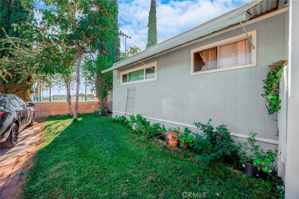 1155 South Riverside Avenue, Unit 39 Rialto, CA 92376 - Photo 15 of 37