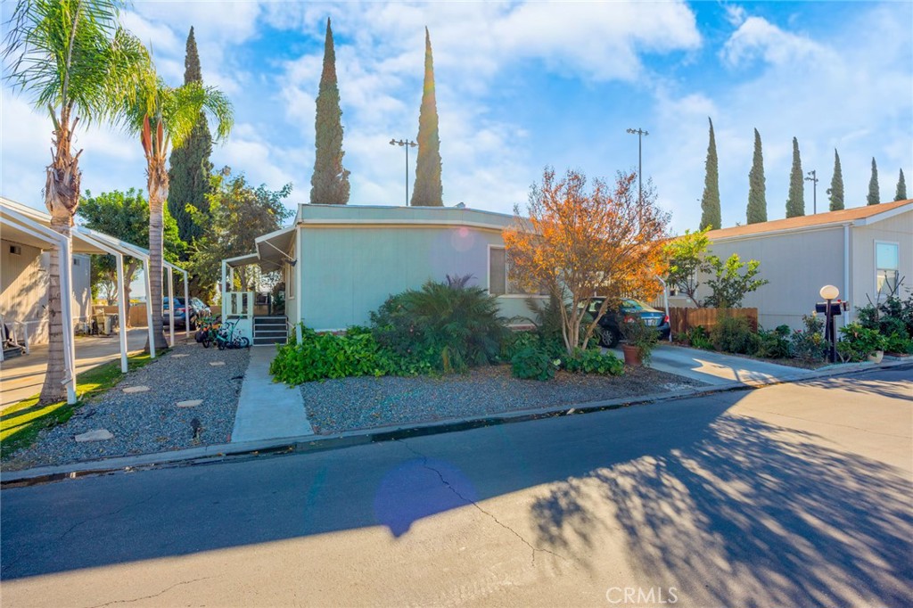 1155 South Riverside Avenue, Unit 39 Rialto, CA 92376 - Photo 3 of 37