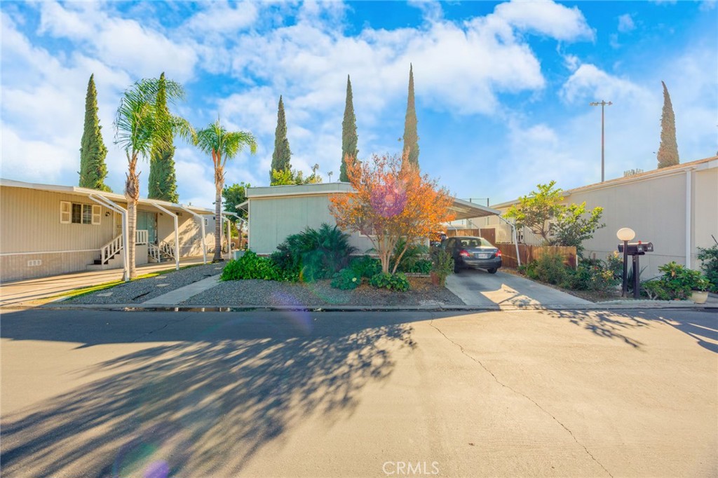 1155 South Riverside Avenue, Unit 39 Rialto, CA 92376 - Photo 5 of 37