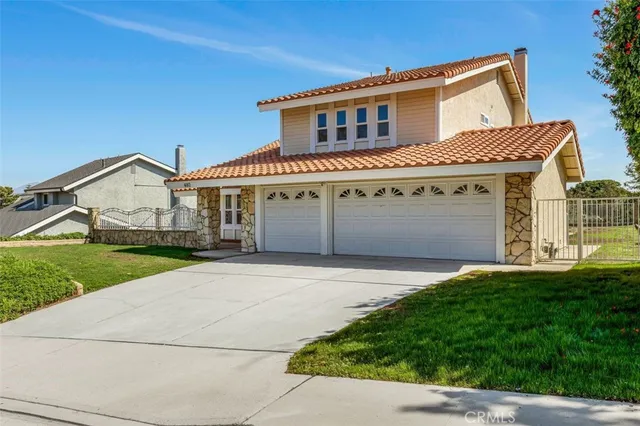 $1,389,000 | 480 South Ave Faro, Anaheim Hills, CA 92807