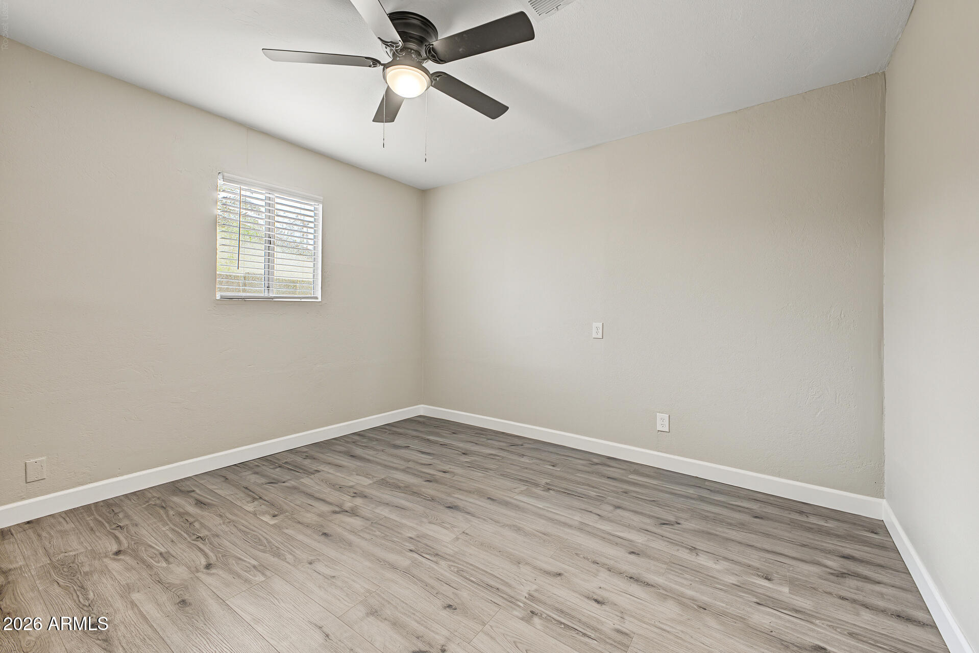 602 West Chipman Road Phoenix, AZ 85041 - Photo 15 of 27 15 - Chipman