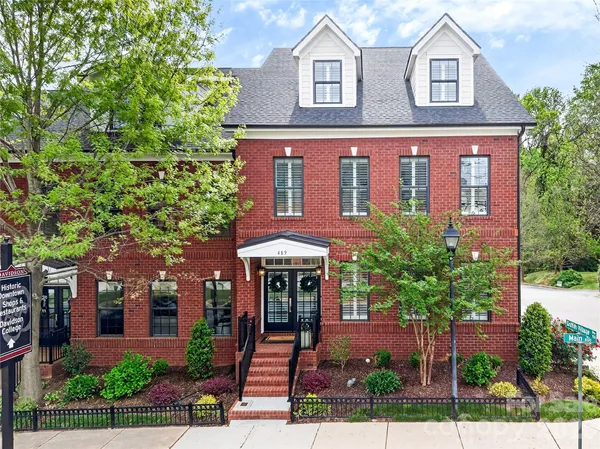 $1,250,000 | 489 South Main Street, Davidson, NC 28036