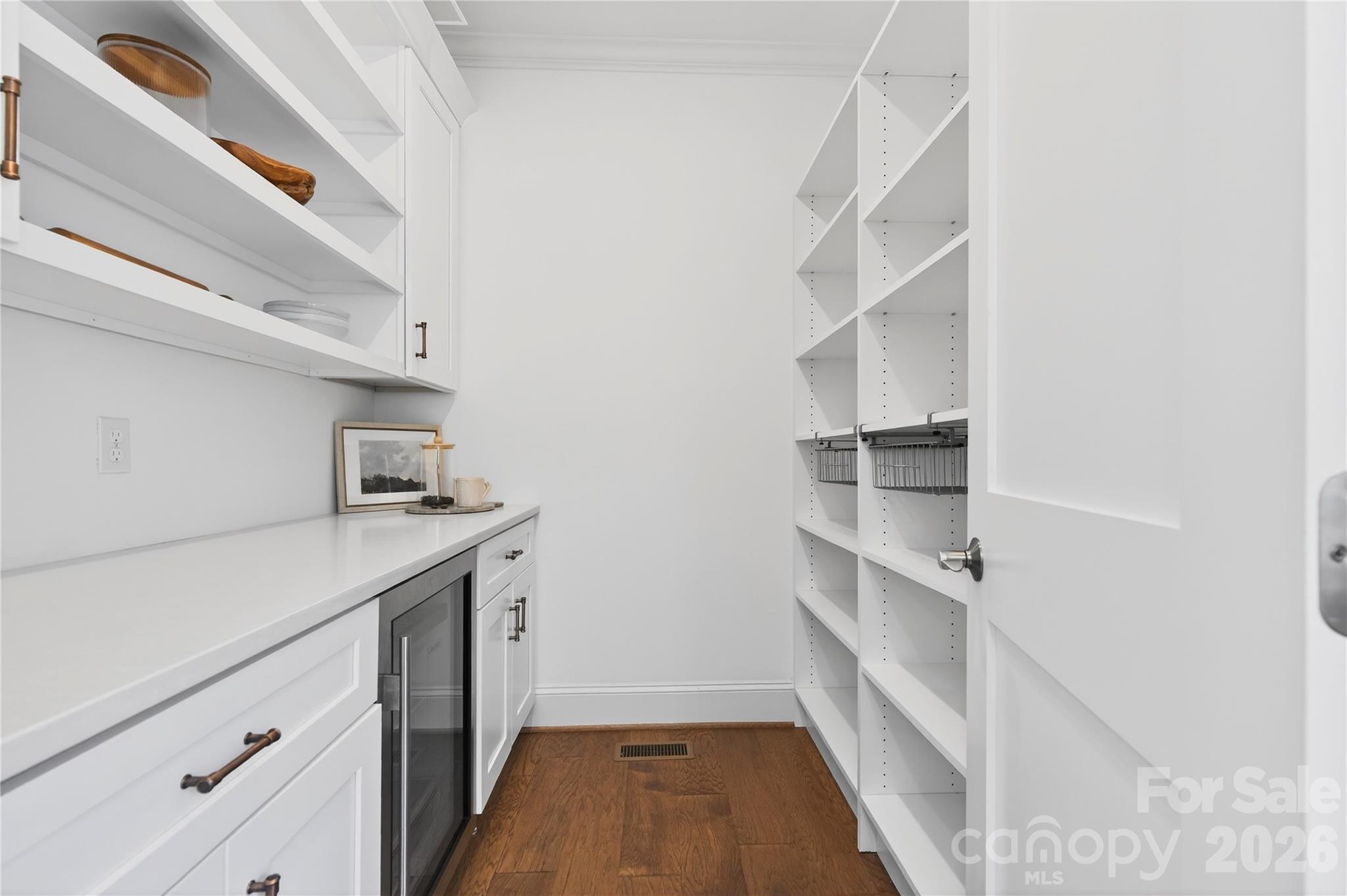489 South Main Street Davidson, NC 28036 - Photo 18 of 43 a kitchen with cabinets and window