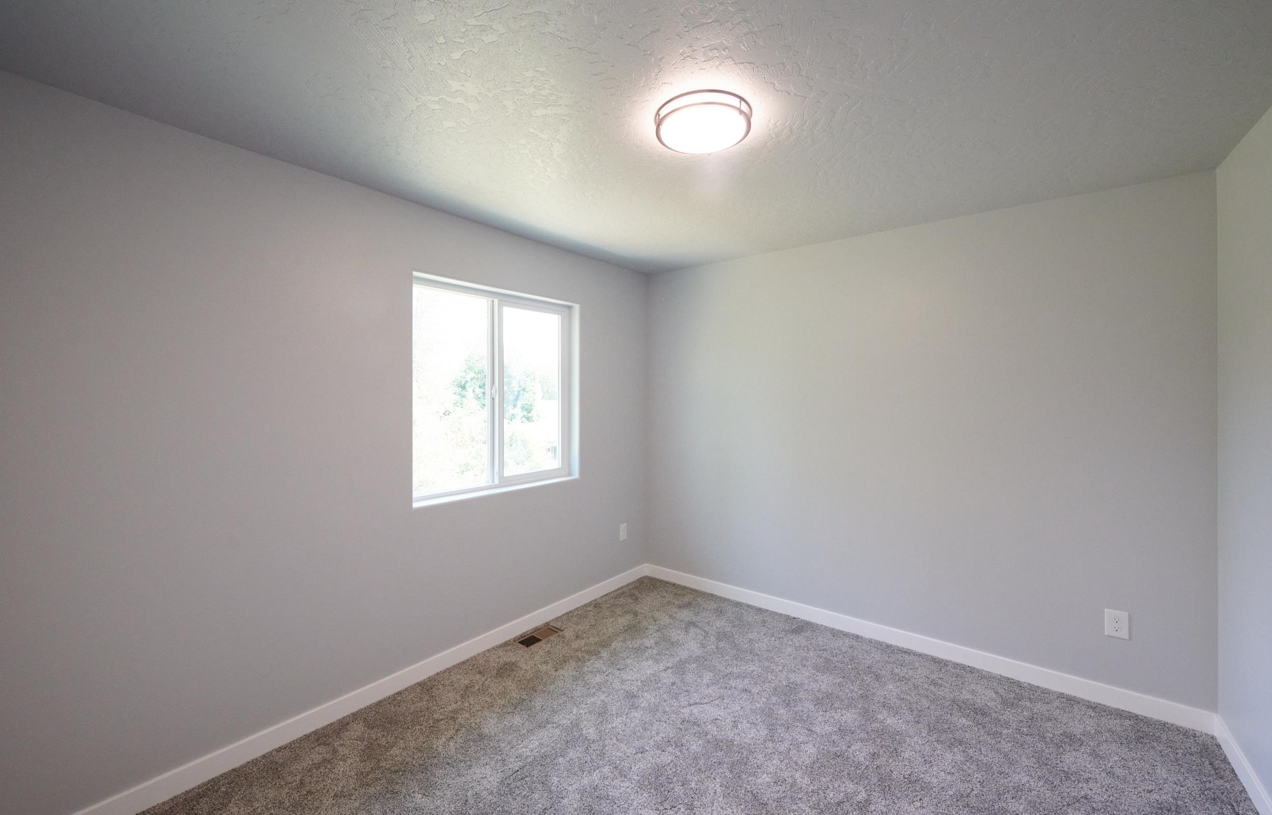 522 West Ivanhoe Road Spokane, WA 99218 - Photo 10 of 20
