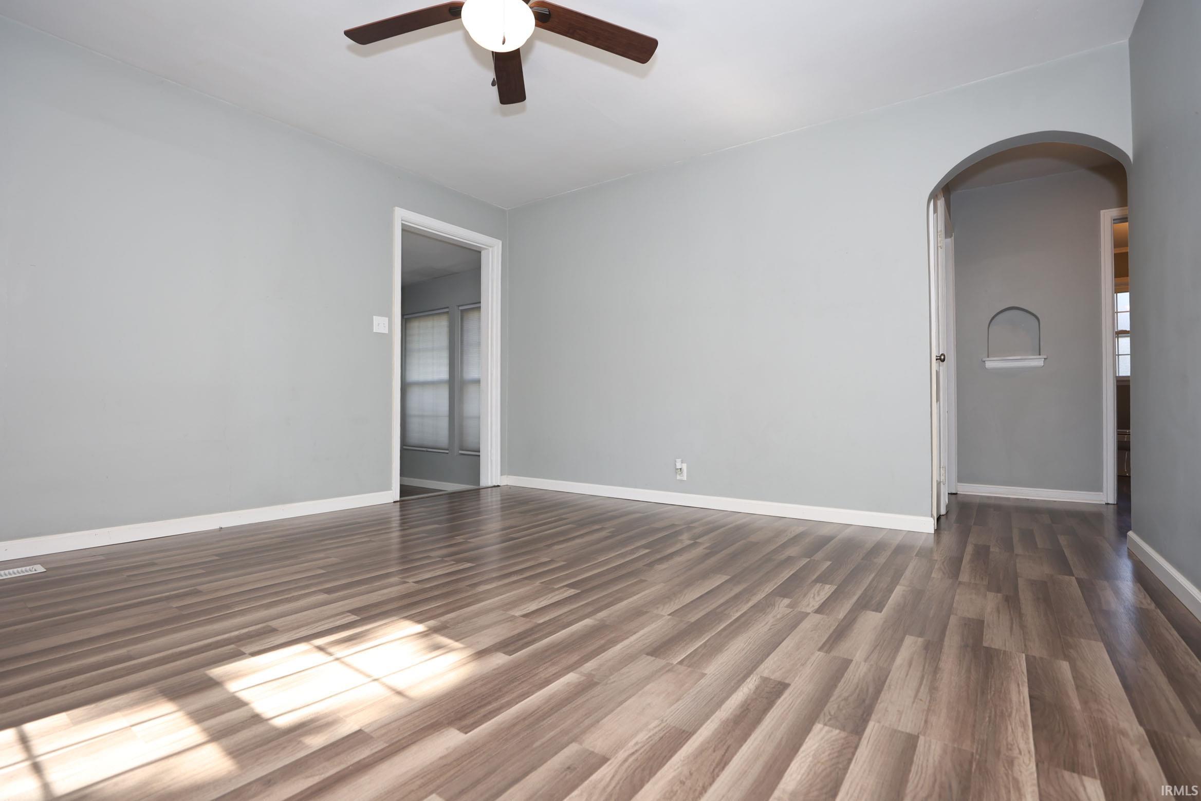 2016 East Riverside Drive Evansville, IN 47714 - Photo 5 of 17
