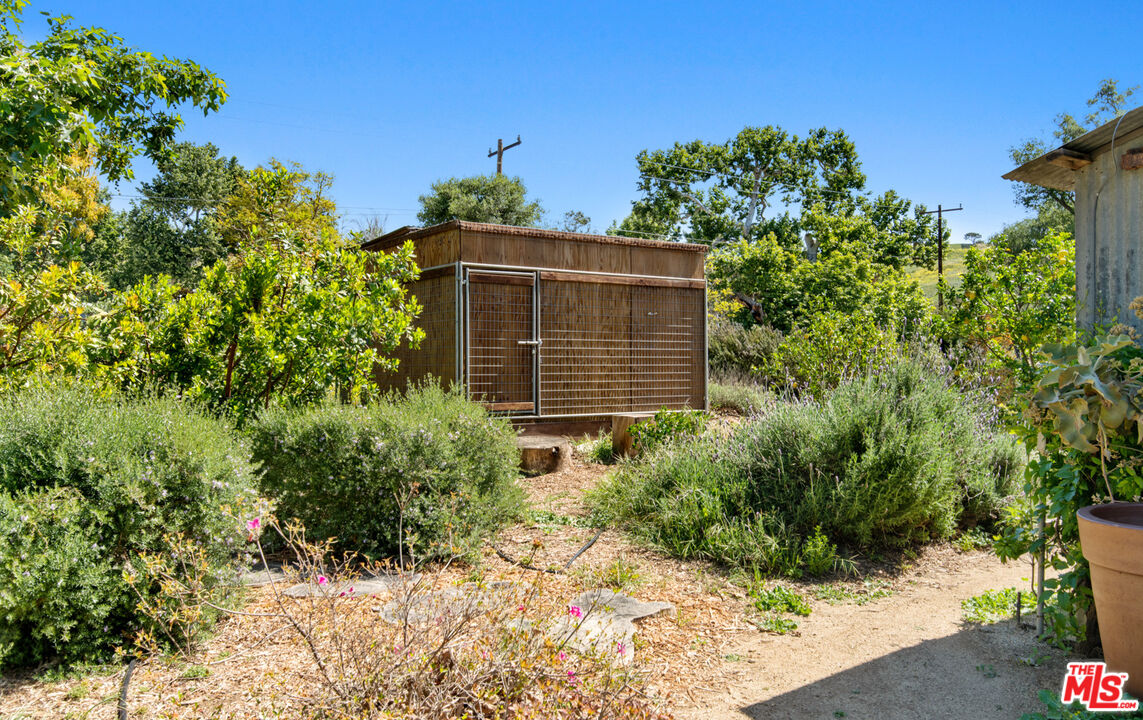6009 Bonsall Drive Malibu, CA 90265 - Photo 46 of 49 a view of outdoor space and garden