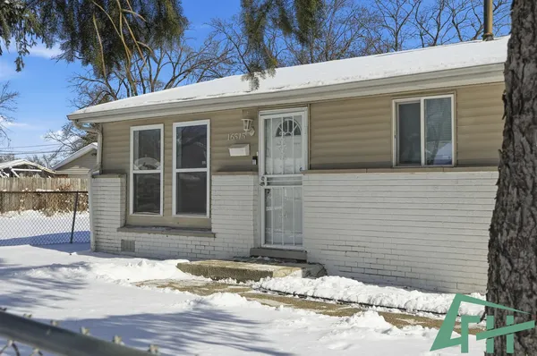 $124,999 | 16515 Plymouth Drive, Markham, IL 60428