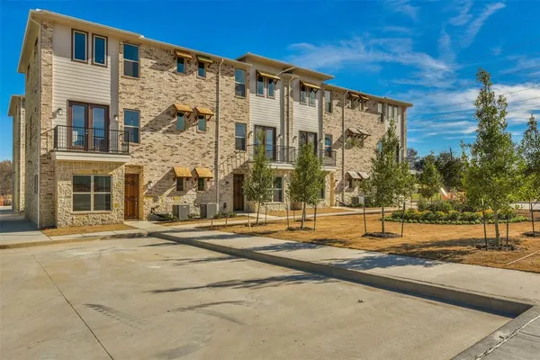 $2,650 | 726 North Plano Road, Richardson, TX 75081