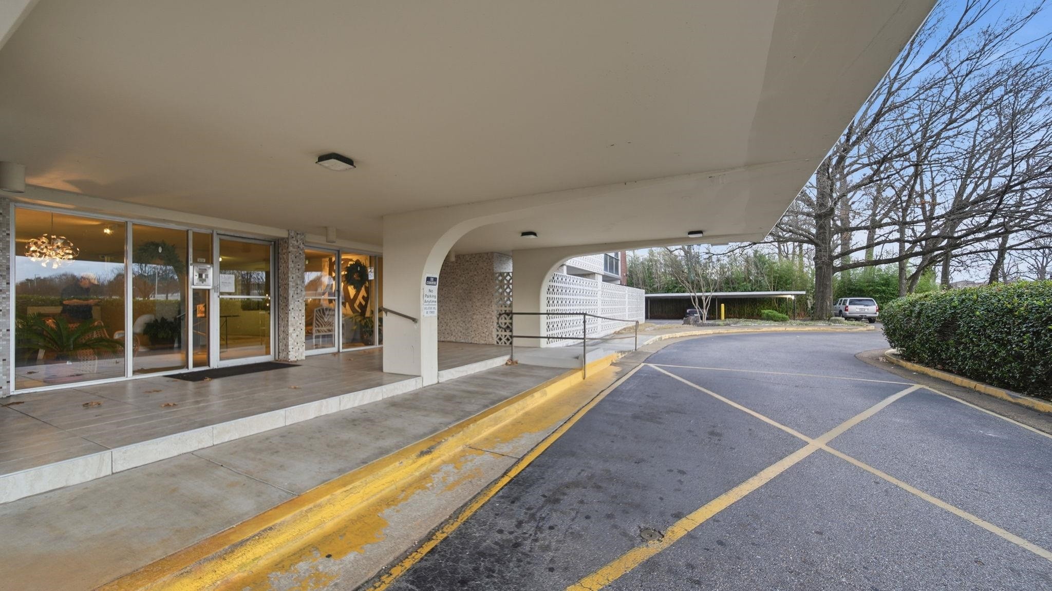 3080 Walnut Grove Road, Unit 404 Memphis, TN 38111 - Photo 4 of 31 Gallery Image 4