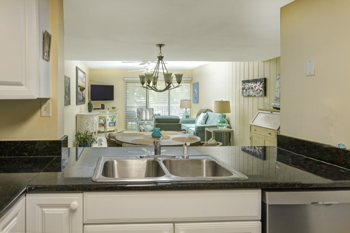 2111 Beachwood Road Fernandina Beach, FL 32034 - Photo 10 of 37