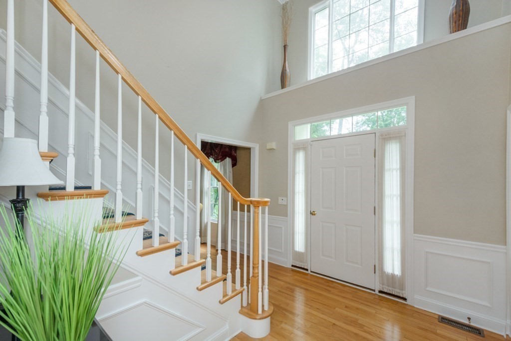 18 Castle Road Northborough, MA 01532 - Photo 2 of 16 Gallery Image 2