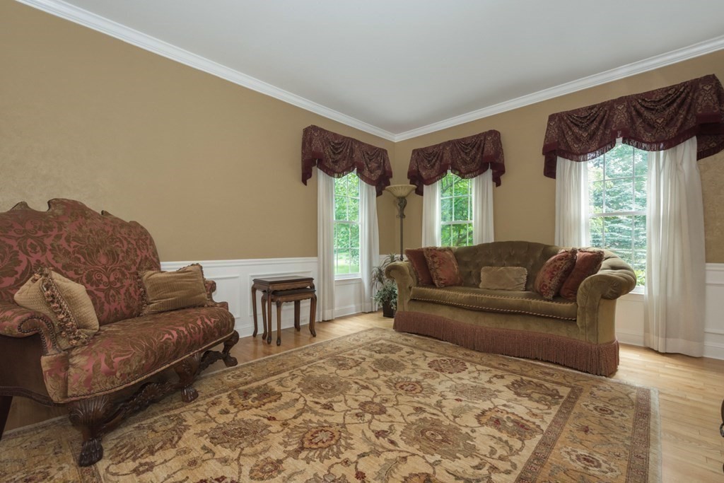 18 Castle Road Northborough, MA 01532 - Photo 5 of 16 Gallery Image 5