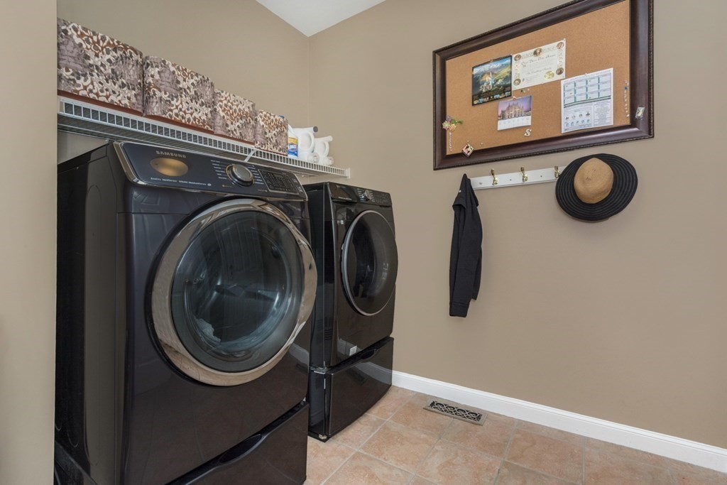 18 Castle Road Northborough, MA 01532 - Photo 8 of 16 Gallery Image 8