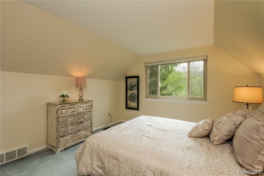 5650 Warren Road Ann Arbor, MI 48105 - Photo 43 of 70 044-Master_Bedroom-2737493-medium.jpg