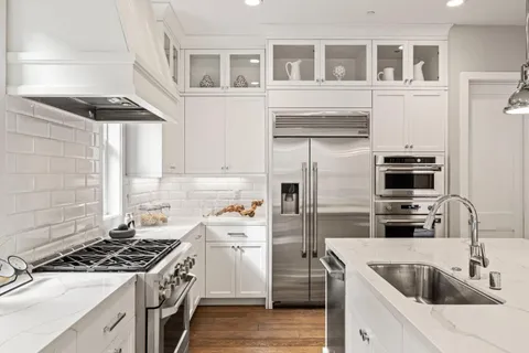 $2,999,900 | 3103 Mena Drive, San Mateo, CA 94403