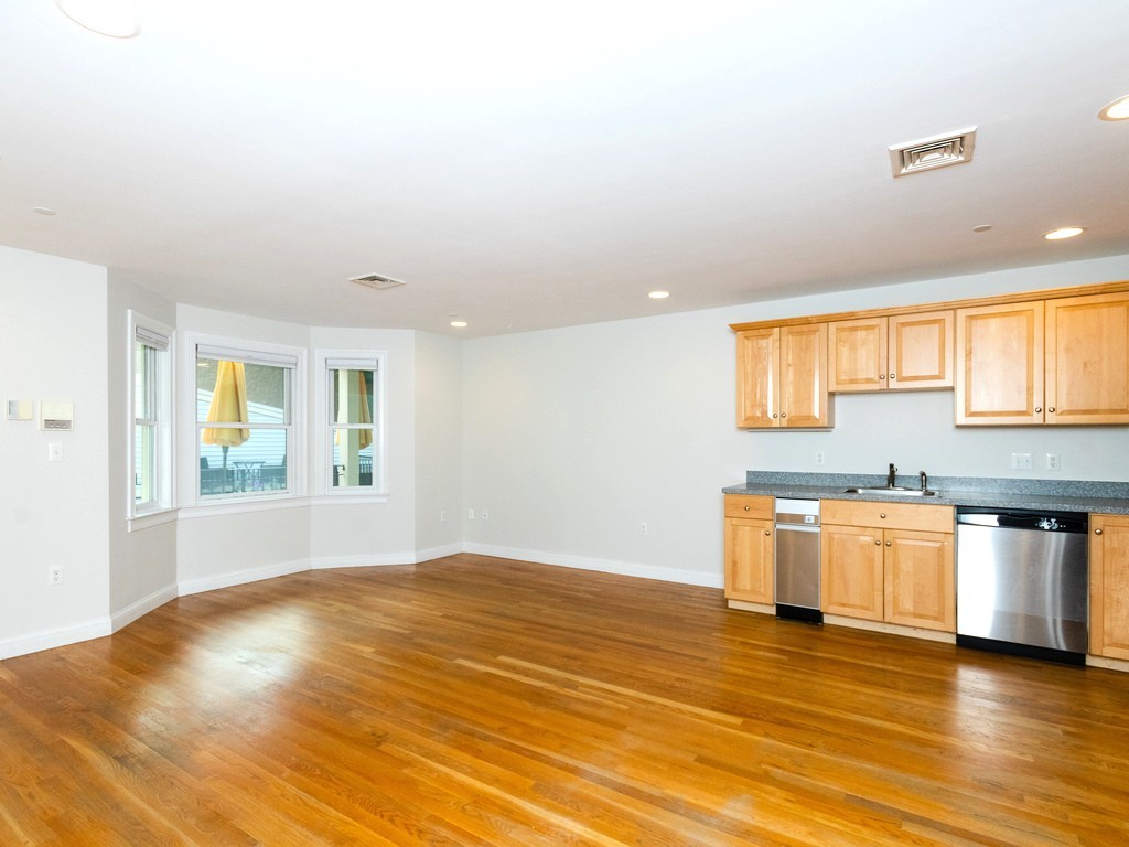 2 Lee Hill Road, Unit 5 Boston, MA 02131 - Photo 3 of 10 Gallery Image 3