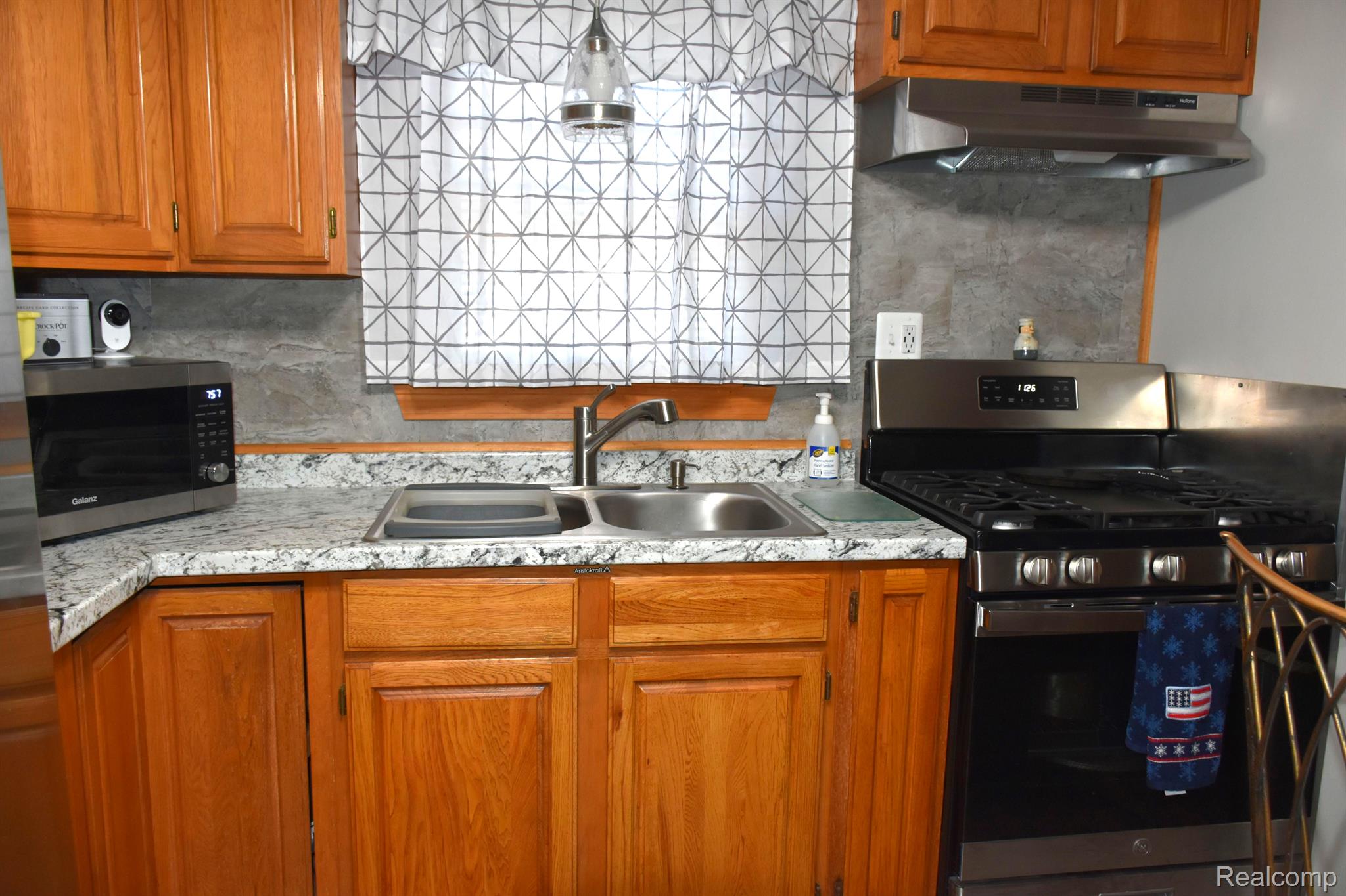21819 Springhill Street Romulus, MI 48174 - Photo 11 of 26 Gallery Image 11