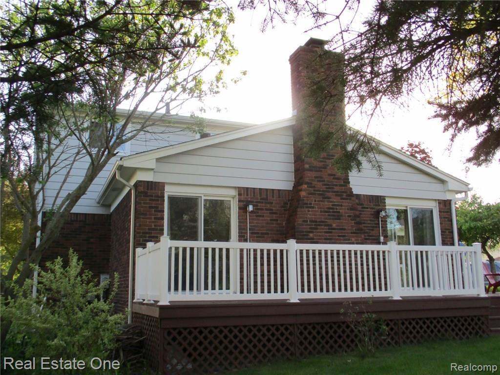 856 Mayfair Court Rochester Hills, MI 48309 - Photo 3 of 40