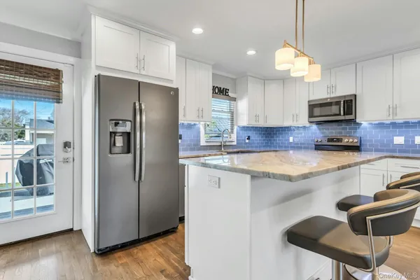 $739,000 | 25 Young Street, West Babylon, NY 11704