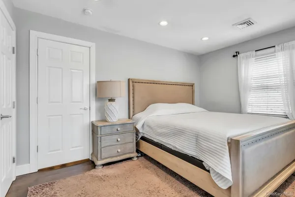 $739,000 | 25 Young Street, West Babylon, NY 11704