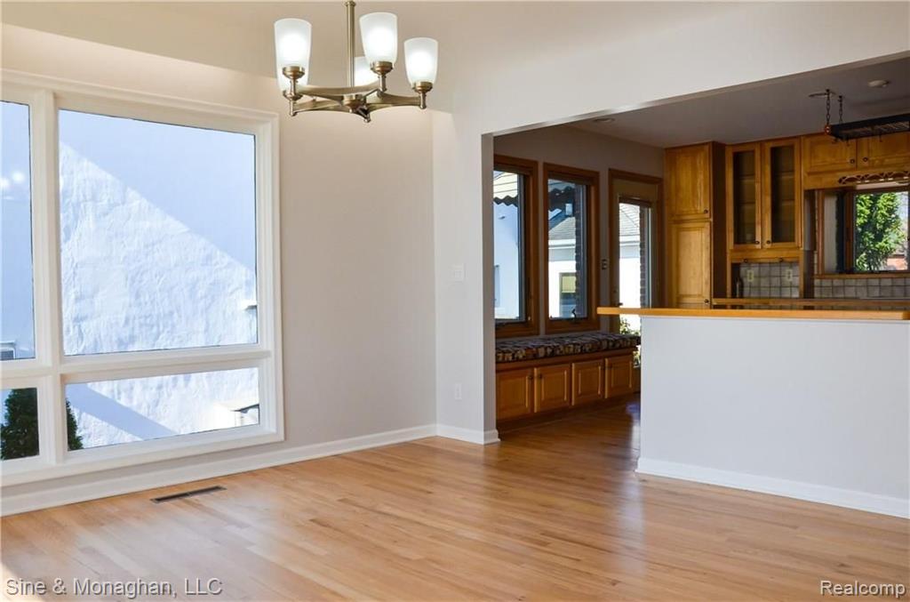 620 North Riverside Avenue St. Clair, MI 48079 - Photo 12 of 53