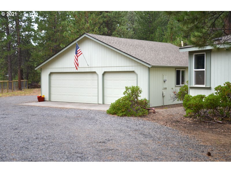 19045 Pumice Butte Road Bend, OR 97702 - Photo 22 of 32
