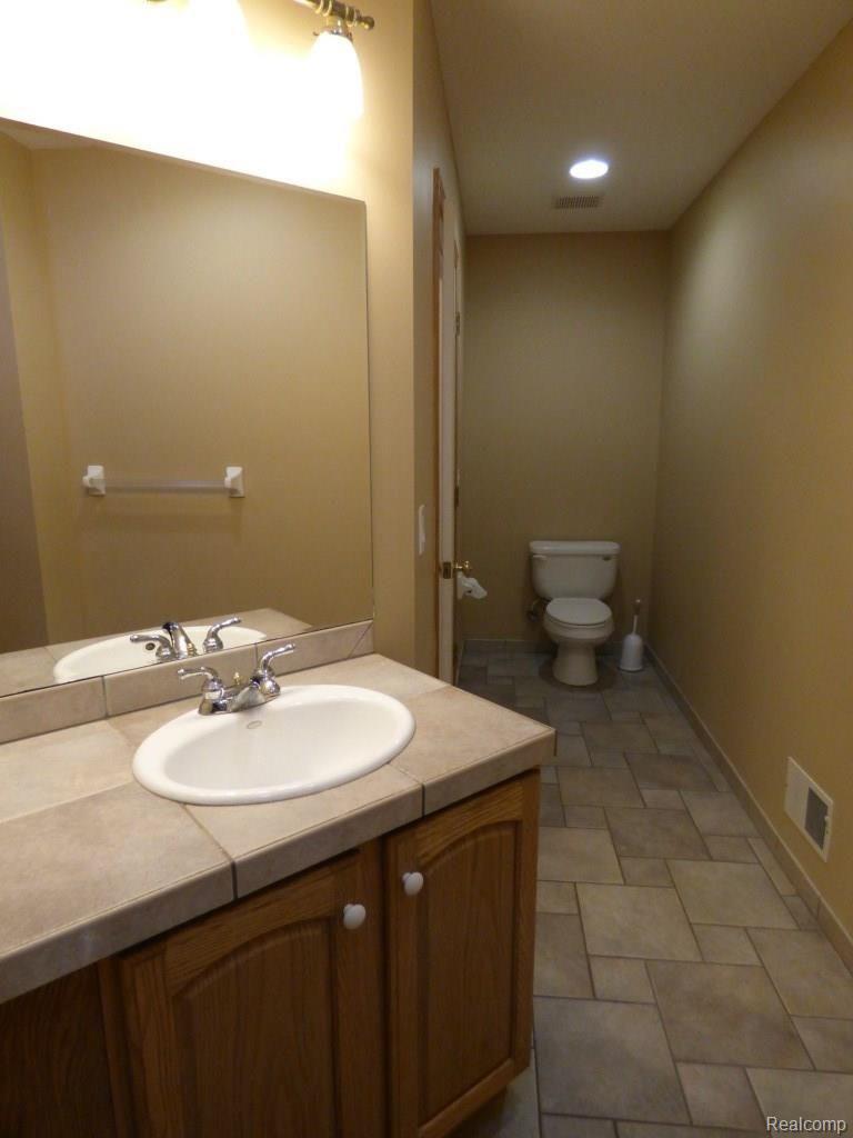 10722 Stinchfield Woods Road Pinckney, MI 48169 - Photo 29 of 51 P1010951.jpg