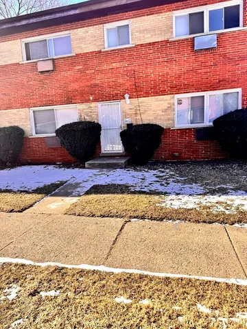 $2,600 | 2035 171st Street, Hazel Crest, IL 60429