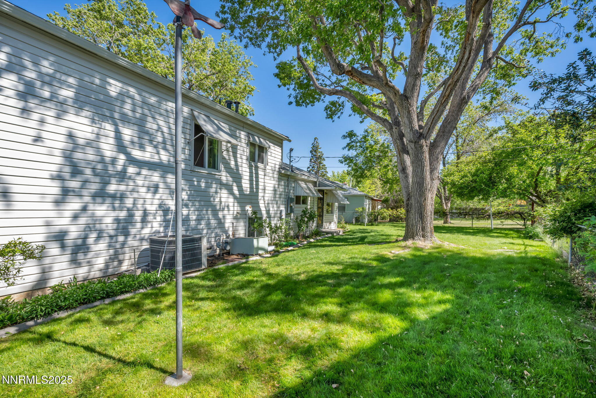 895 Stoker Avenue Reno, NV 89503 - Photo 12 of 43 12-web-or-mls-895-stoker-ave