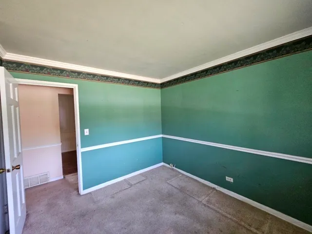 a view of empty room with window