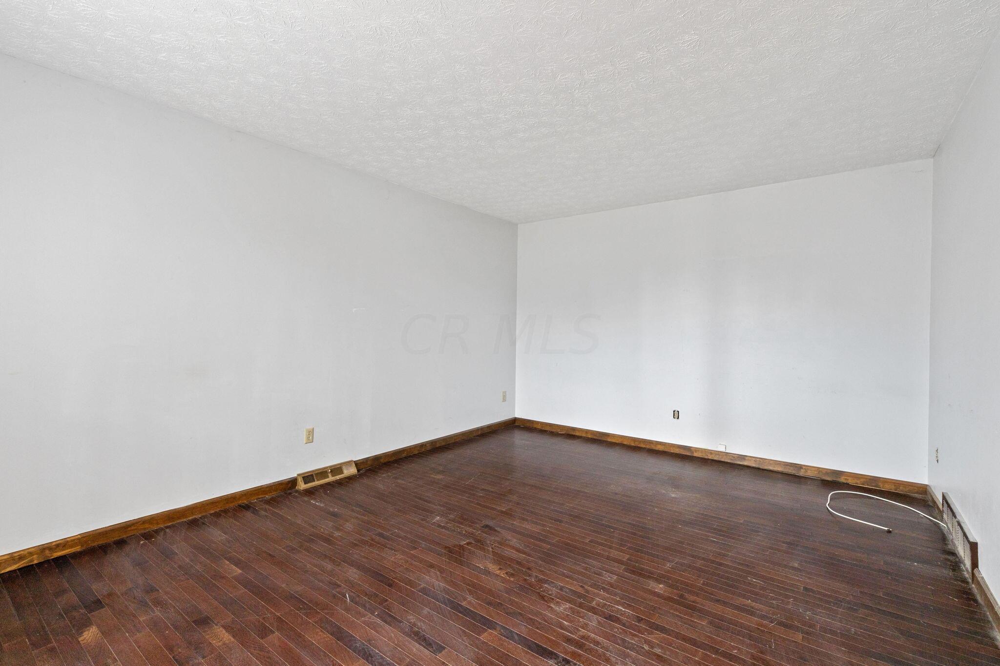 13272 Heimberger Road Northwest Baltimore, OH 43105 - Photo 5 of 32 9-web-or-mls-2024-3-5 13272 Heimberger R