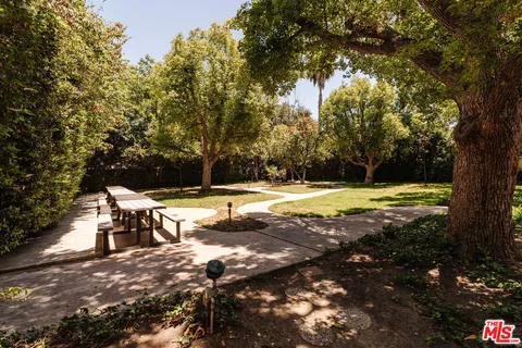 $629,000 | 15023 Sherman Way, Unit E, Van Nuys, CA 91405