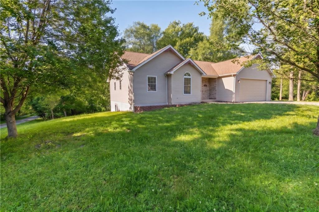 110 Chrie Lane Butler, PA 16001 - Photo 3 of 29